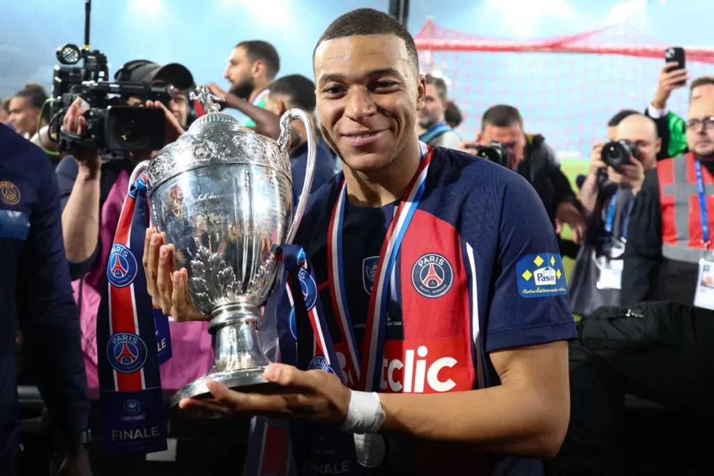 PSG đánh bại Lyon chia tay Mbappé, vô địch Cúp quốc gia Pháp